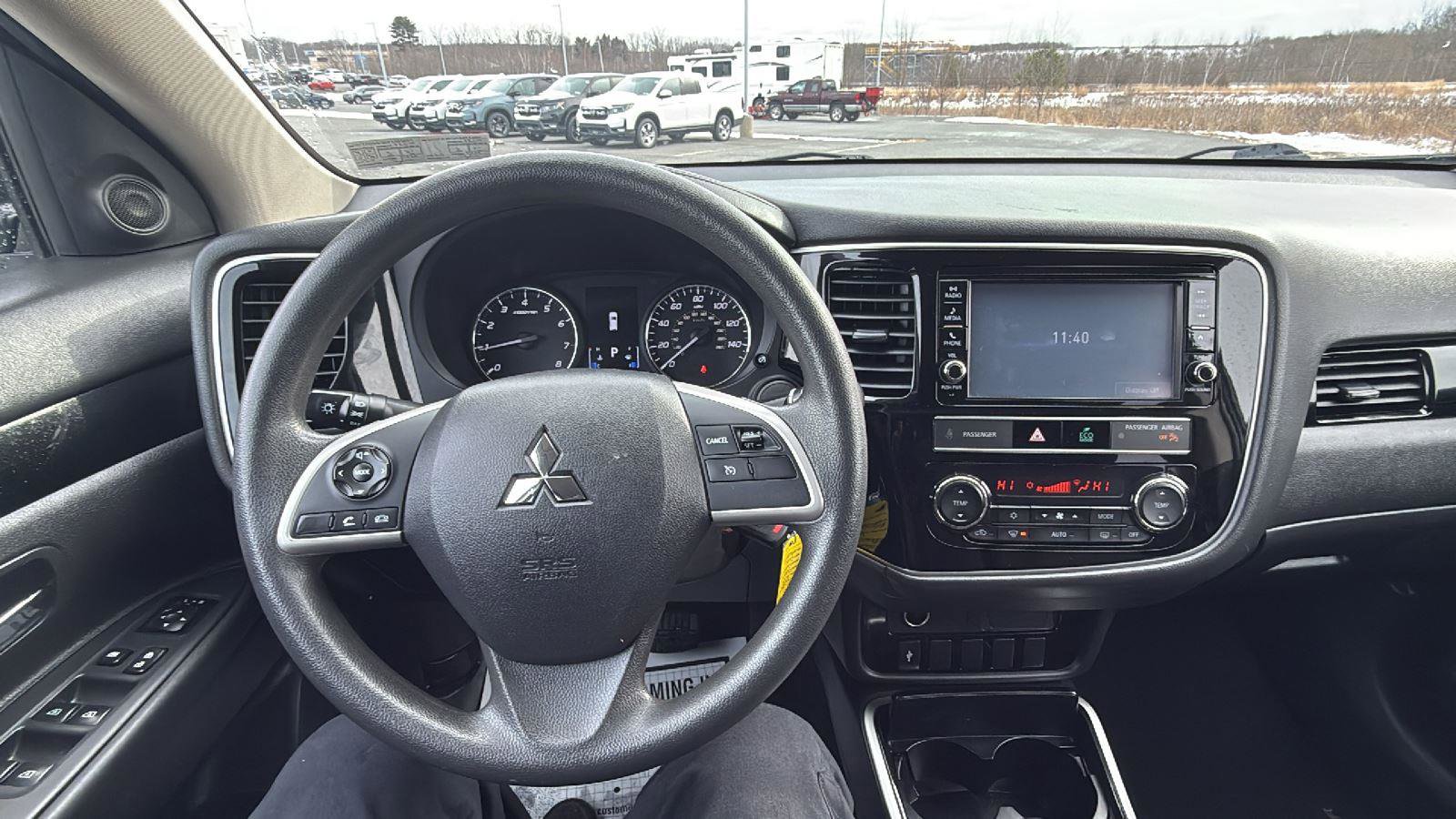 Used 2019 Mitsubishi Outlander ES image 27