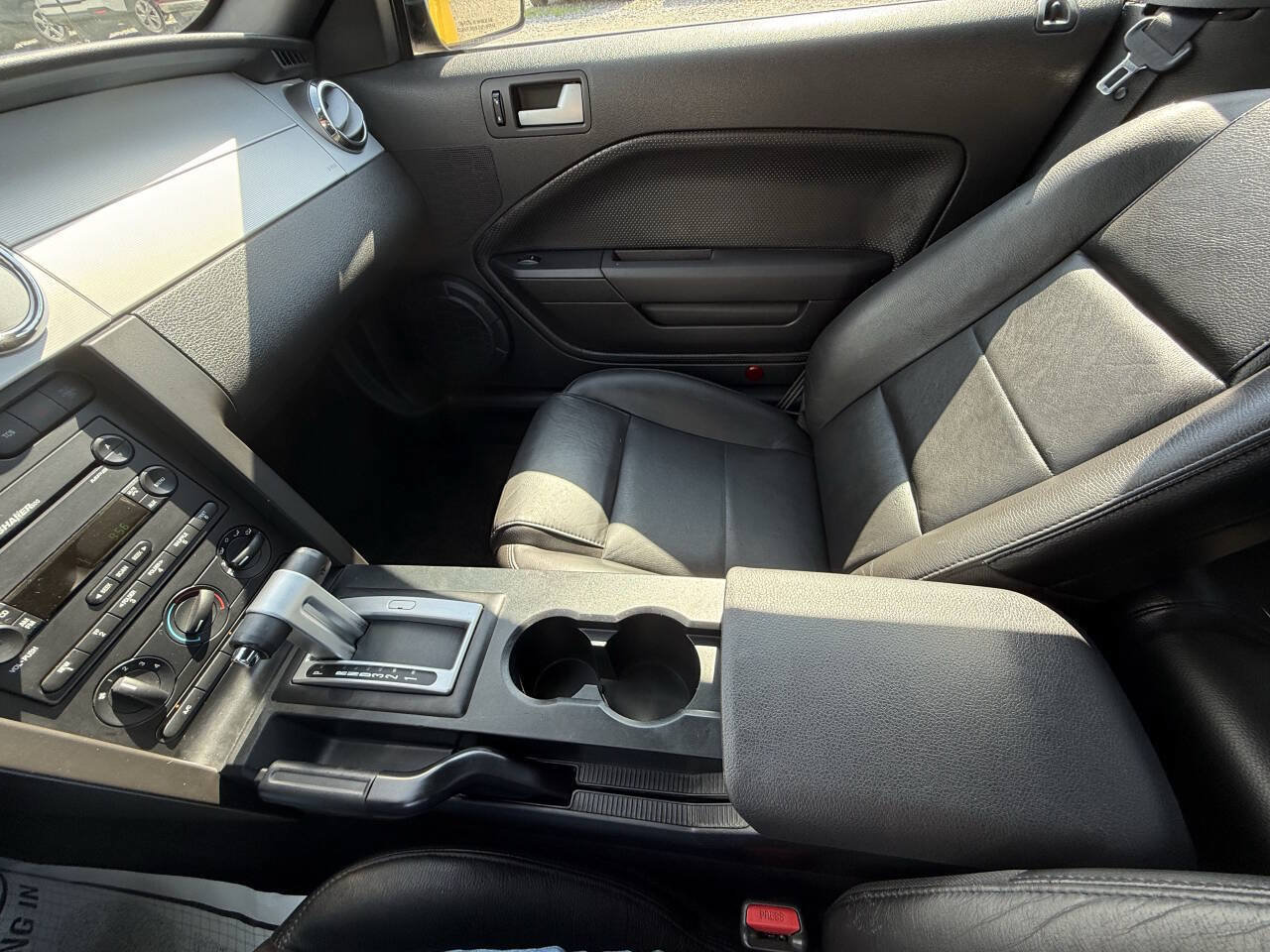 Used 2005 Ford Mustang Premium RWD image 22