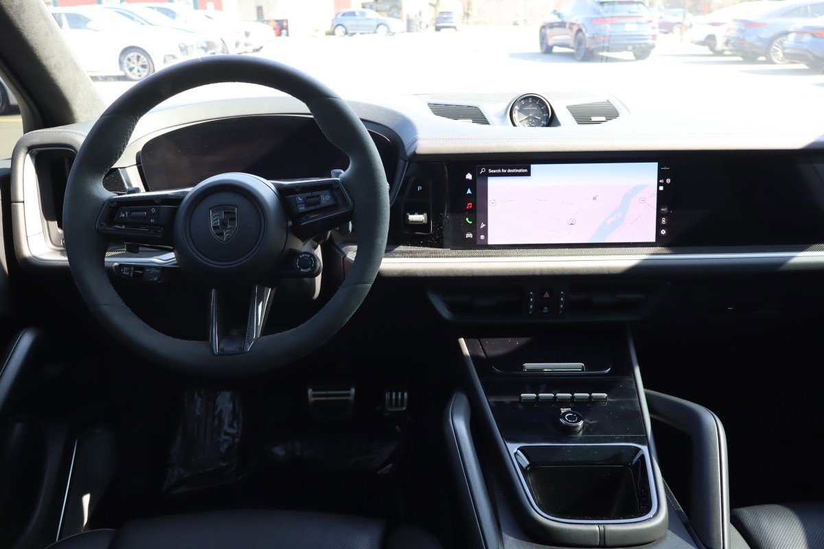 Used 2025 Porsche Cayenne Turbo AWD/4WD image 13