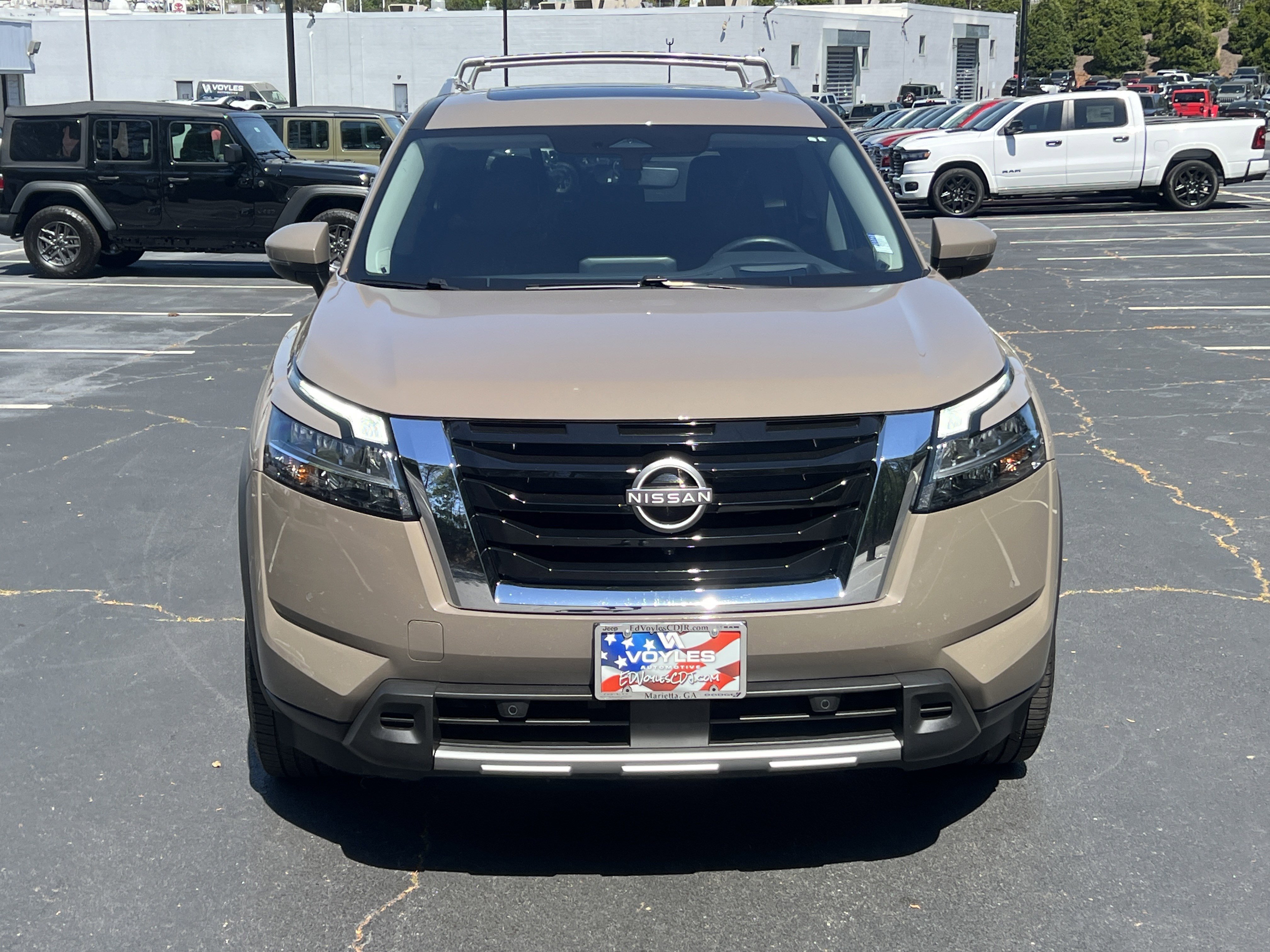 Used 2024 Nissan Pathfinder Platinum w/ Cargo Package image 2