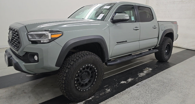 Used 2023 Toyota Tacoma TRD Off-Road w/ TRD Premium Off Road Package AWD/4WD image 6