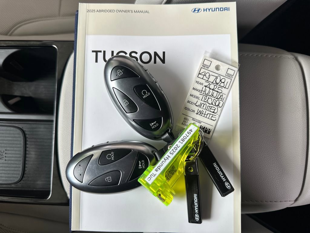 Used 2025 Hyundai Tucson Limited image 41