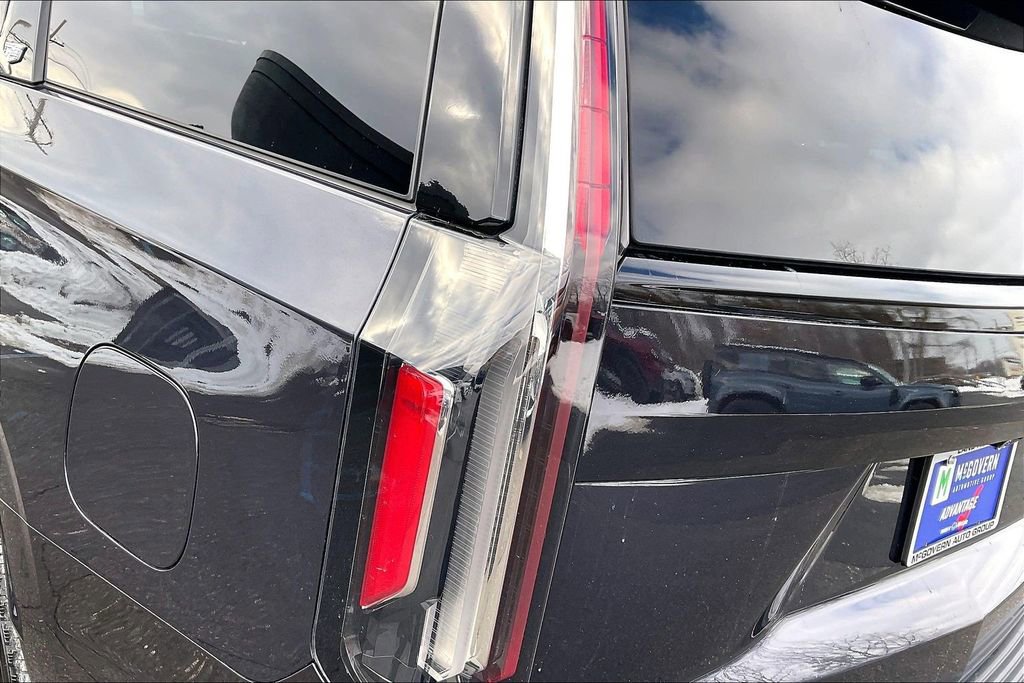 Used 2022 Cadillac Escalade Sport w/ Touring Package AWD/4WD image 23