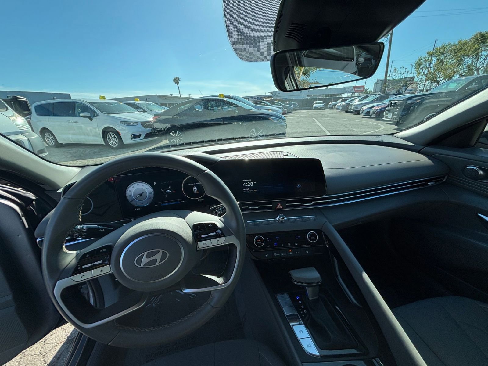 Used 2025 Hyundai Elantra SEL image 36