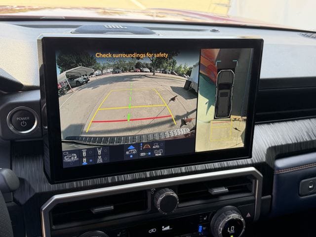 Used 2025 Toyota 4Runner Platinum AWD/4WD image 18