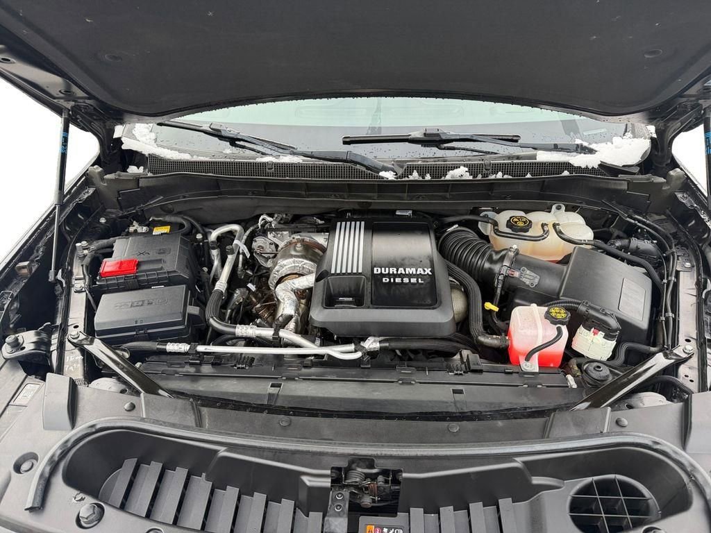 Used 2023 Chevrolet Suburban Premier image 24