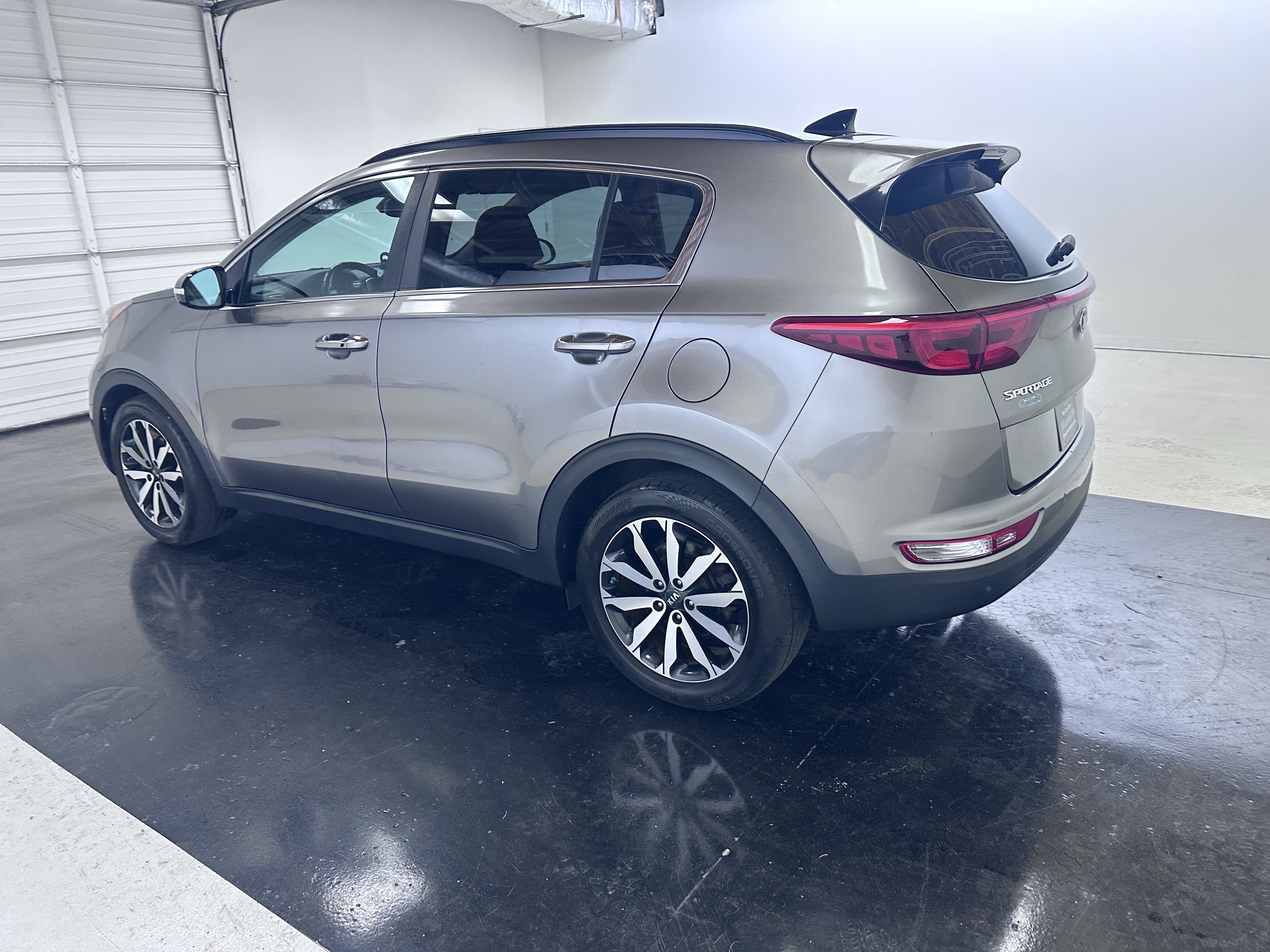 Used 2018 Kia Sportage EX w/ EX Technology Package FWD image 9