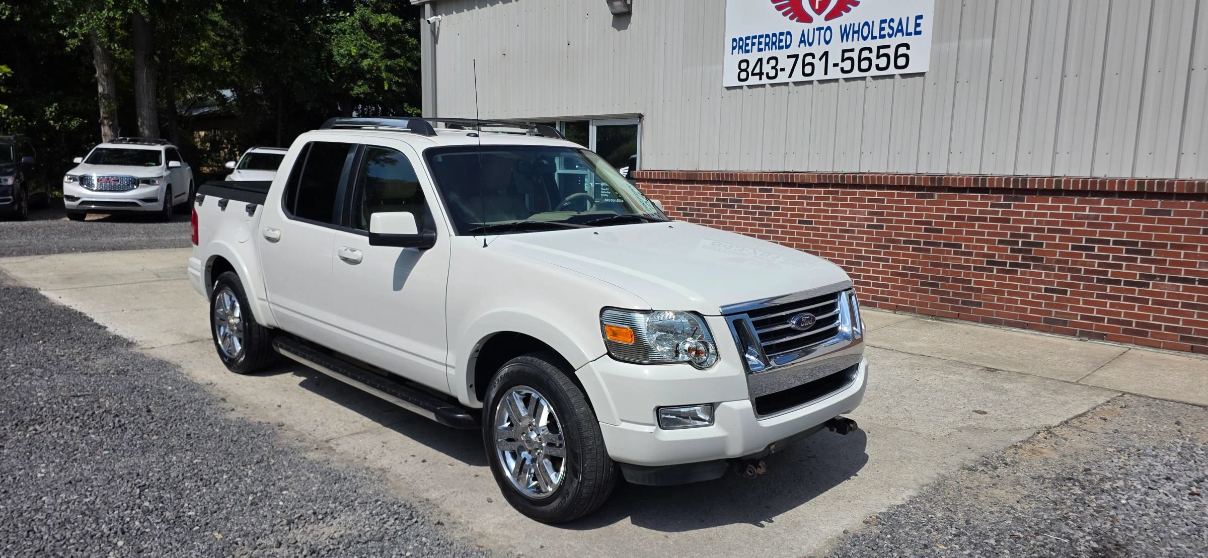 Used 2010 Ford Explorer Sport Trac Limited AWD/4WD image 2