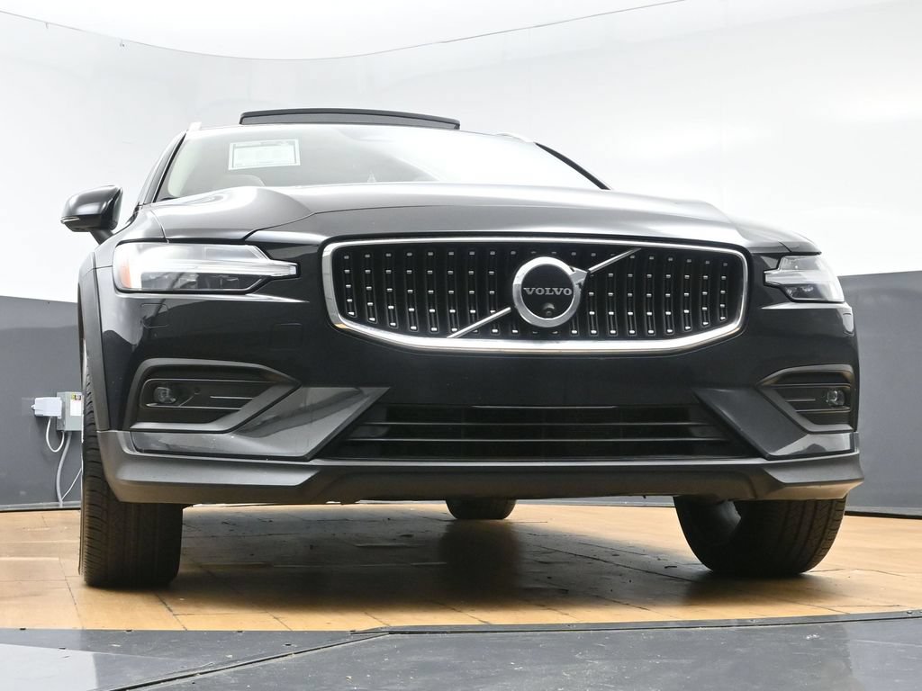 Used 2025 Volvo V60 B5 Cross Country Plus AWD/4WD image 49