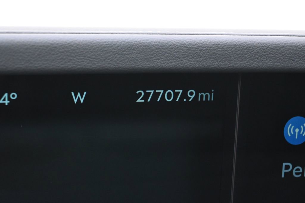 Used 2024 Lincoln Nautilus Reserve w/ Equipment Group 202A AWD/4WD image 25