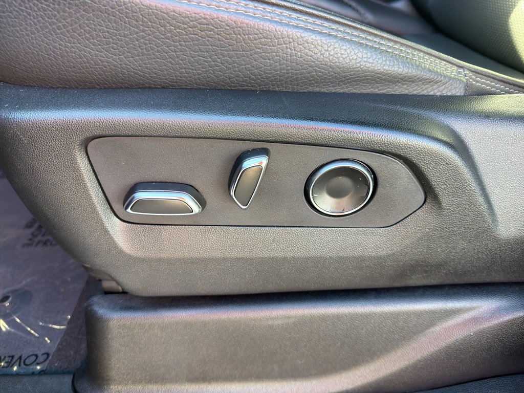 Used 2024 GMC Yukon Denali image 15