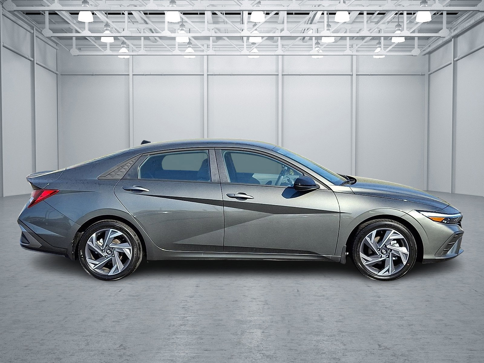 Certified 2025 Hyundai Elantra Sport FWD image 7