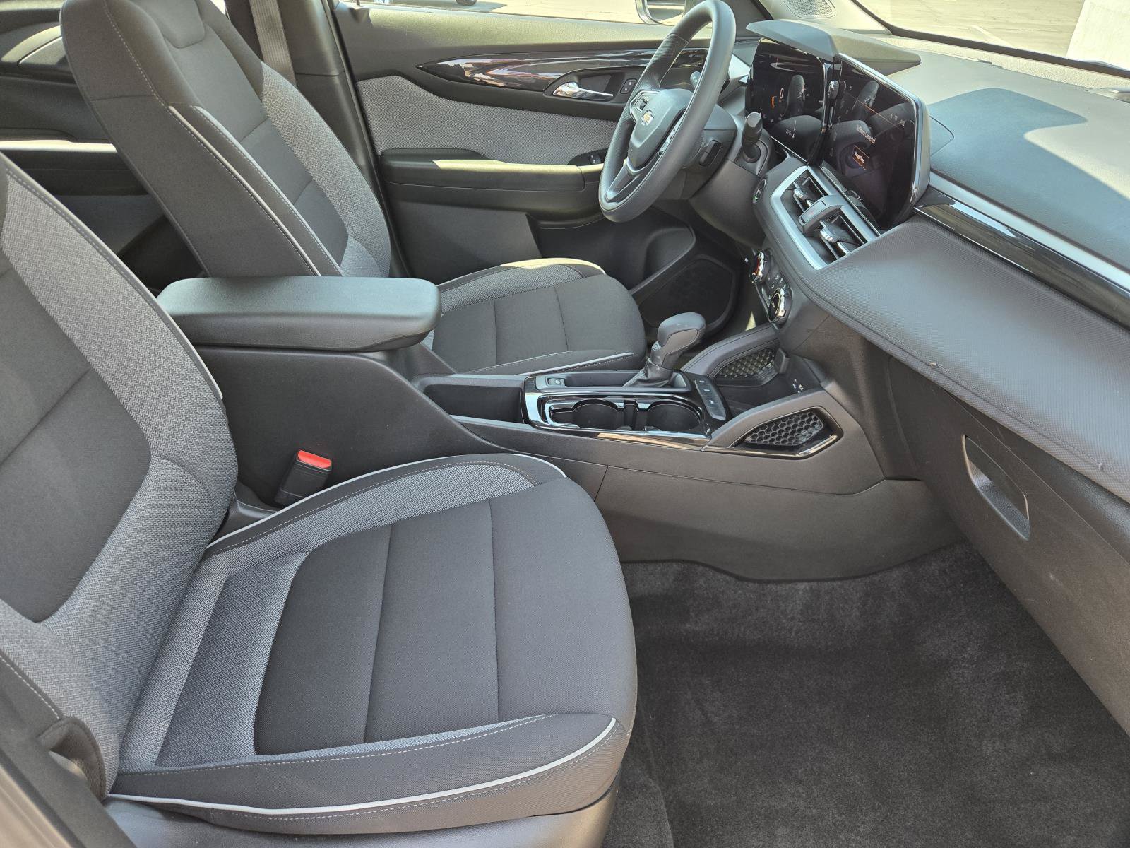 Used 2025 Chevrolet TrailBlazer LS w/ LS Confidence Package FWD image 31
