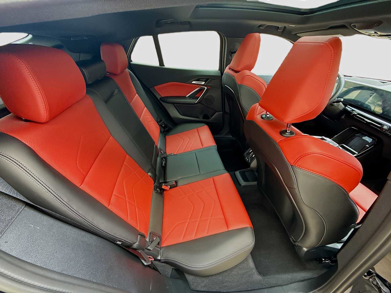 Certified 2025 BMW X2 xDrive28i AWD/4WD image 24