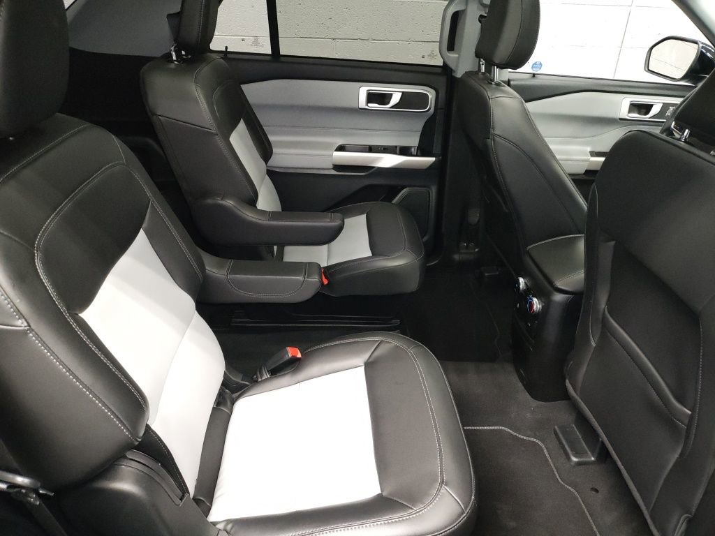 Used 2023 Ford Explorer XLT w/ Equipment Group 202A image 12