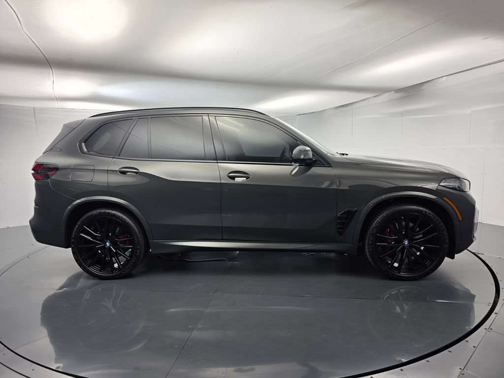 Certified 2025 BMW X5 sDrive40i w/ M Sport Package RWD image 3