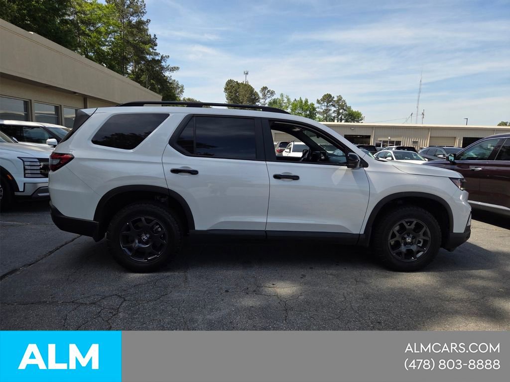Used 2025 Honda Pilot TrailSport image 16