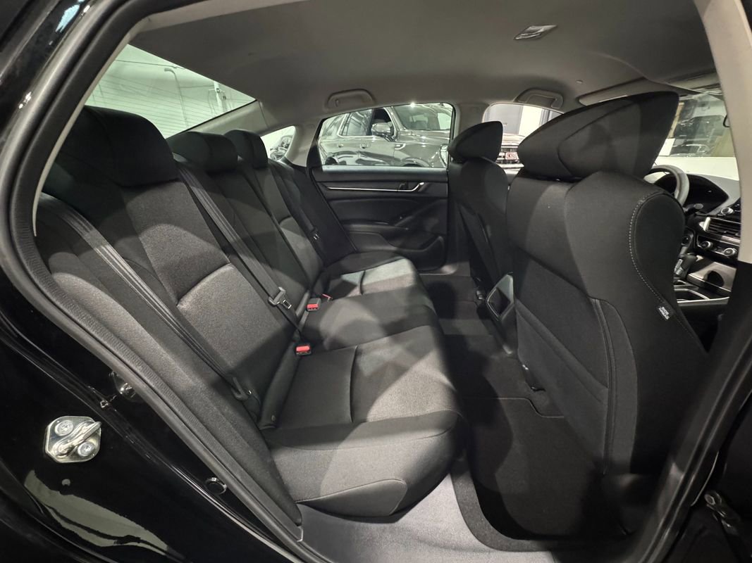 Used 2018 Honda Accord LX image 32