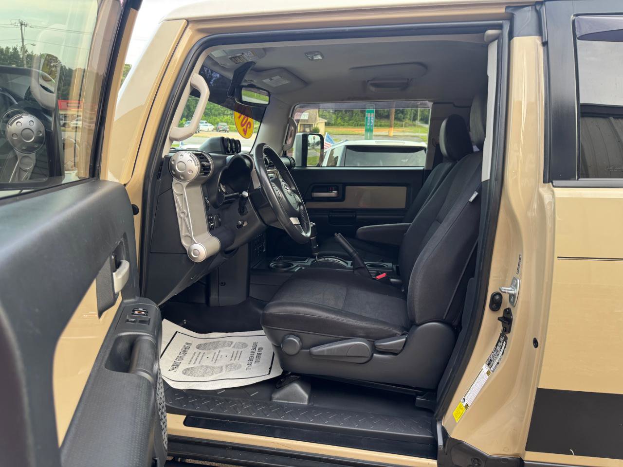 Used 2014 Toyota FJ Cruiser 2WD w/ Upgrade Package image 12