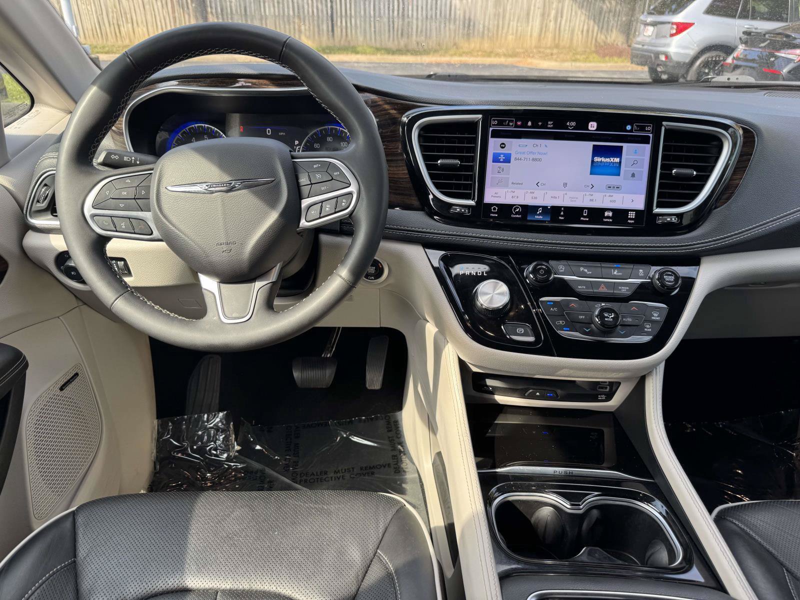 Used 2023 Chrysler Pacifica Limited w/ Uconnect Theater Family Group AWD/4WD image 13