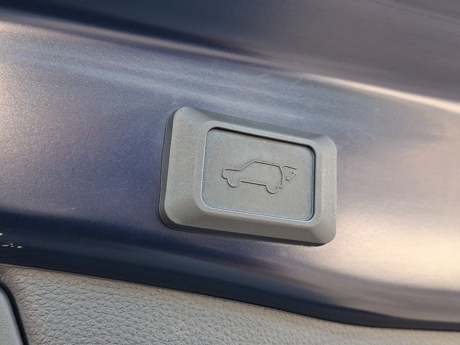 Used 2021 Toyota RAV4 SE w/ Weather & Moonroof Package AWD/4WD image 29