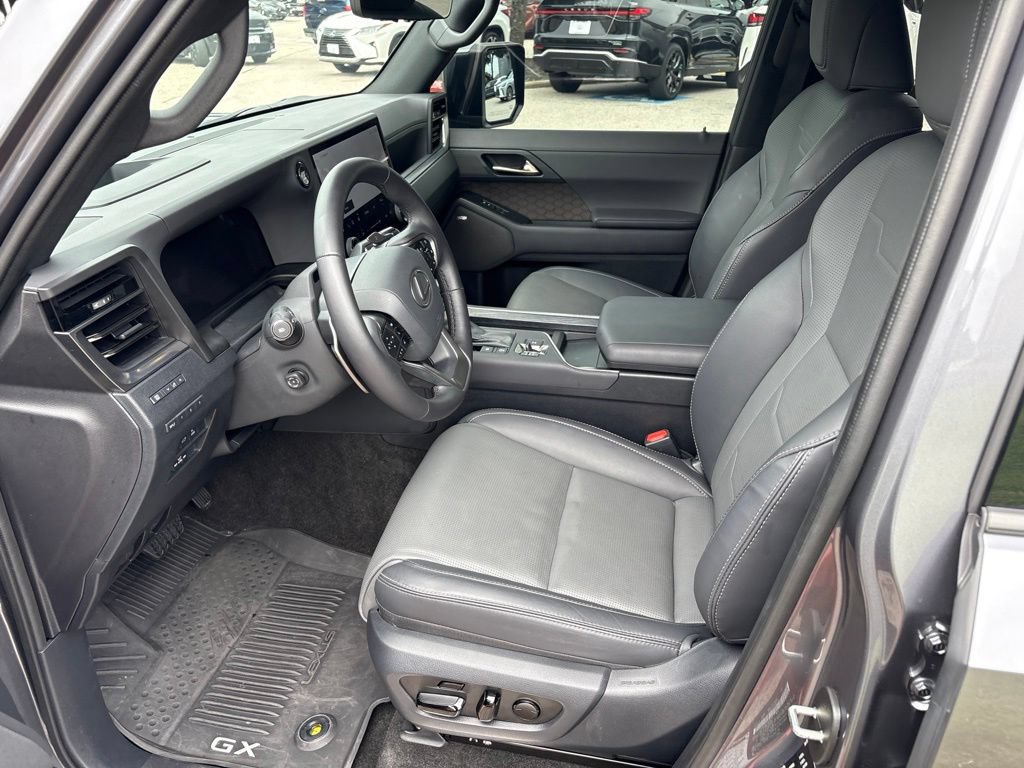 Certified 2025 Lexus GX 550 w/ Cold Area Package AWD/4WD image 17