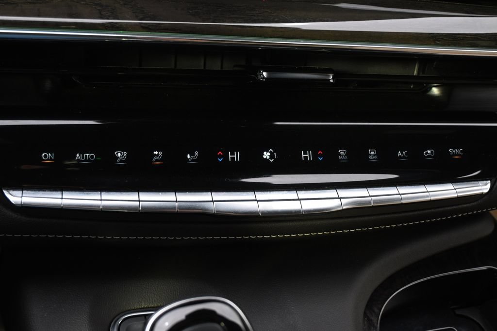 Certified 2024 Cadillac Escalade Premium Luxury w/ LPO, Floor Liner Package AWD/4WD image 32