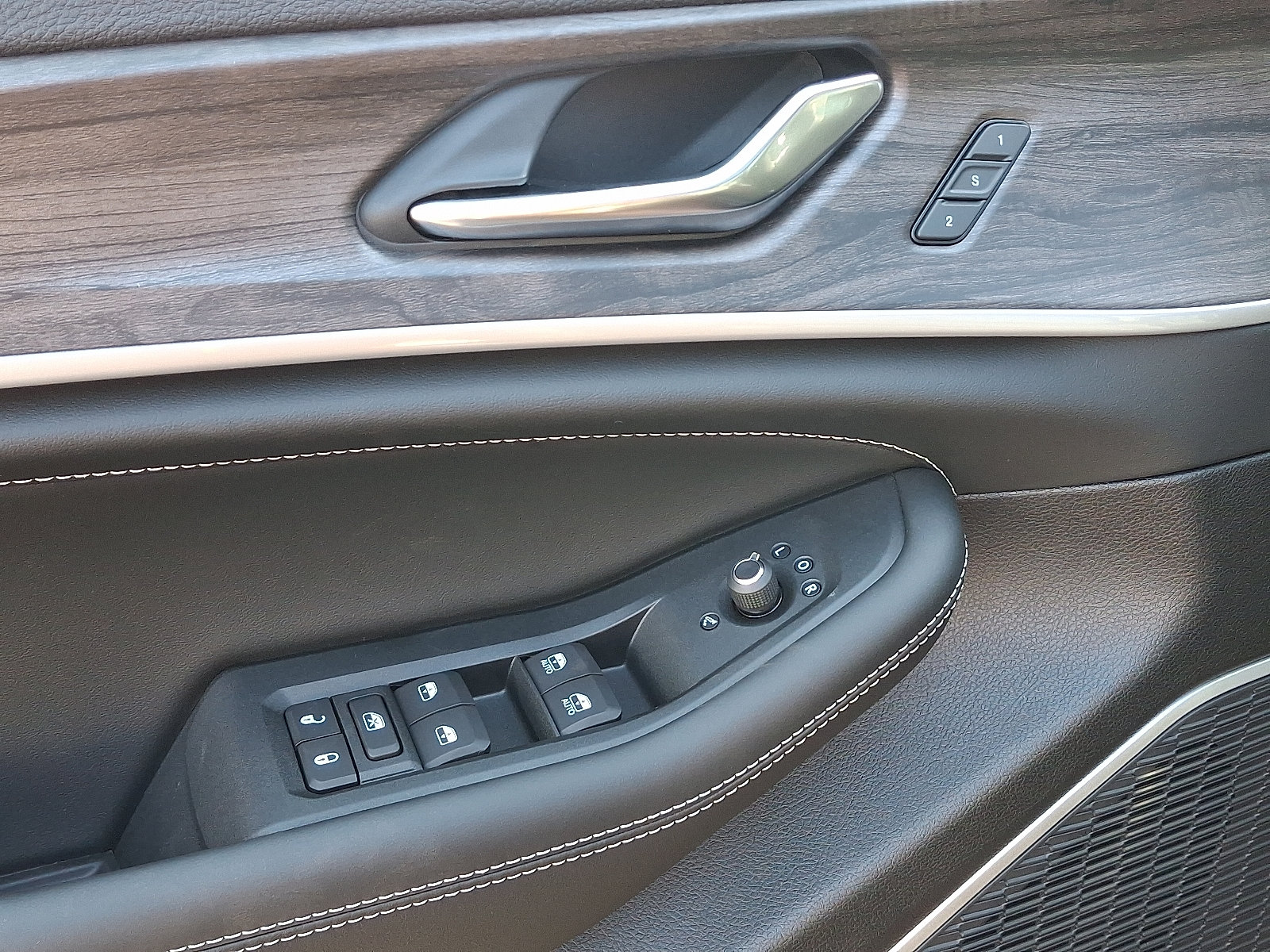 New 2027 Jeep Grand Cherokee Limited AWD/4WD image 8