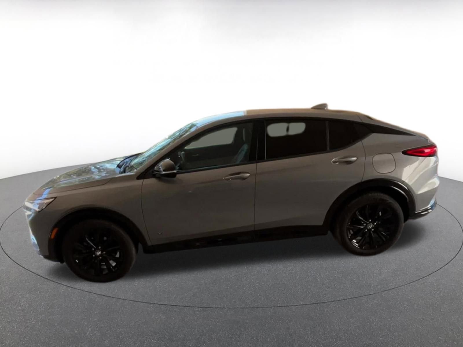 Used 2025 Buick Envista Sport Touring image 9