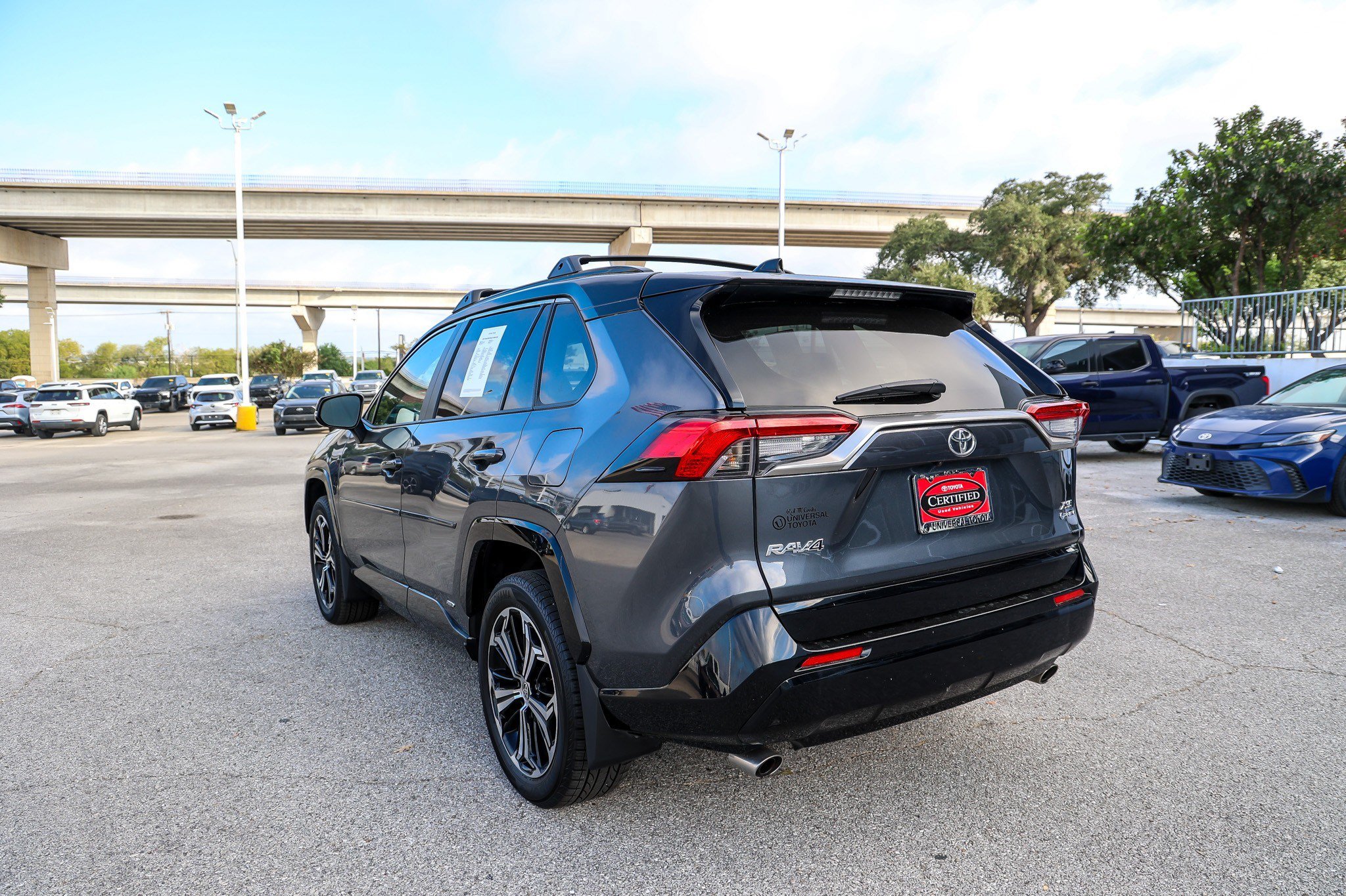 Certified 2025 Toyota RAV4 XSE AWD/4WD image 9