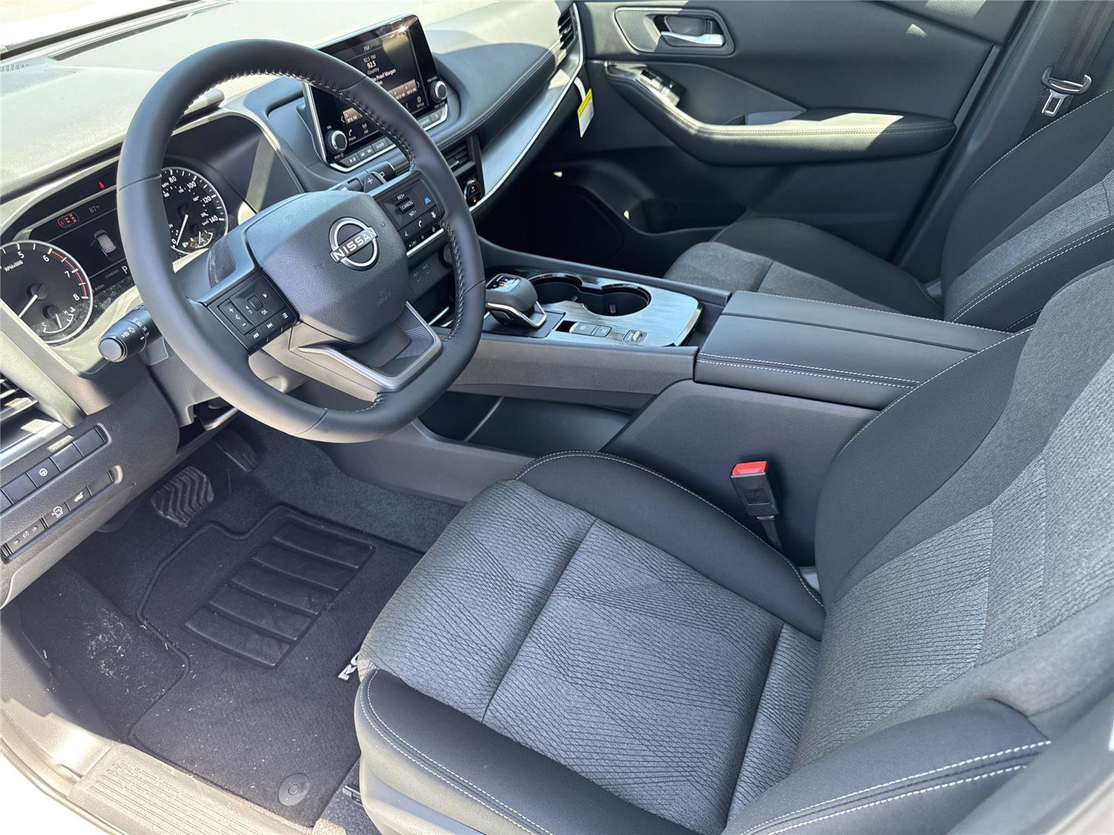 New 2026 Nissan Rogue SV w/ Cold Weather Package FWD image 10