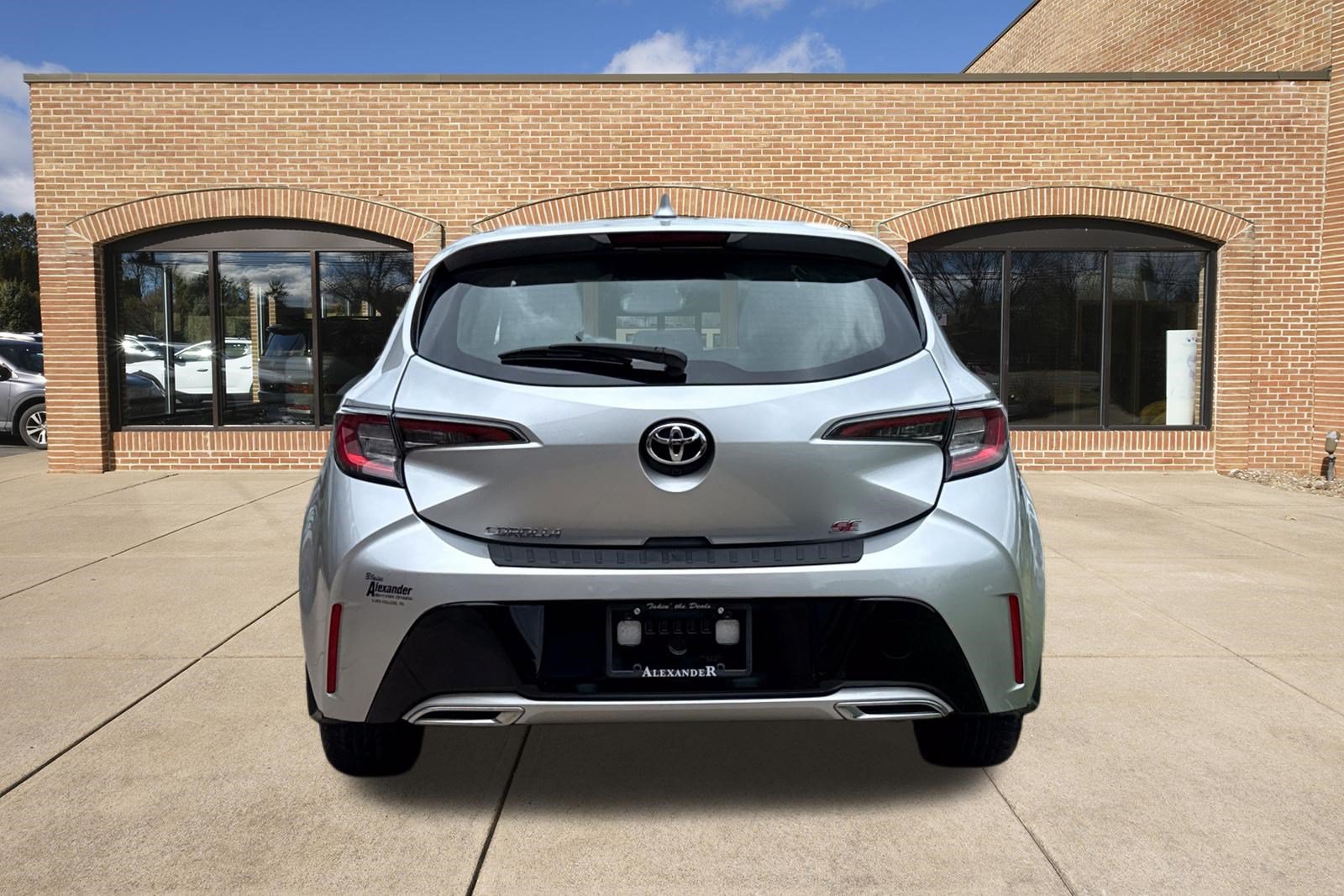 Used 2019 Toyota Corolla SE w/ SE Option Package FWD image 4