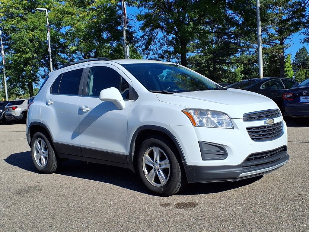 Used 2015 Chevrolet Trax LT w/ LT Plus Package FWD image 3