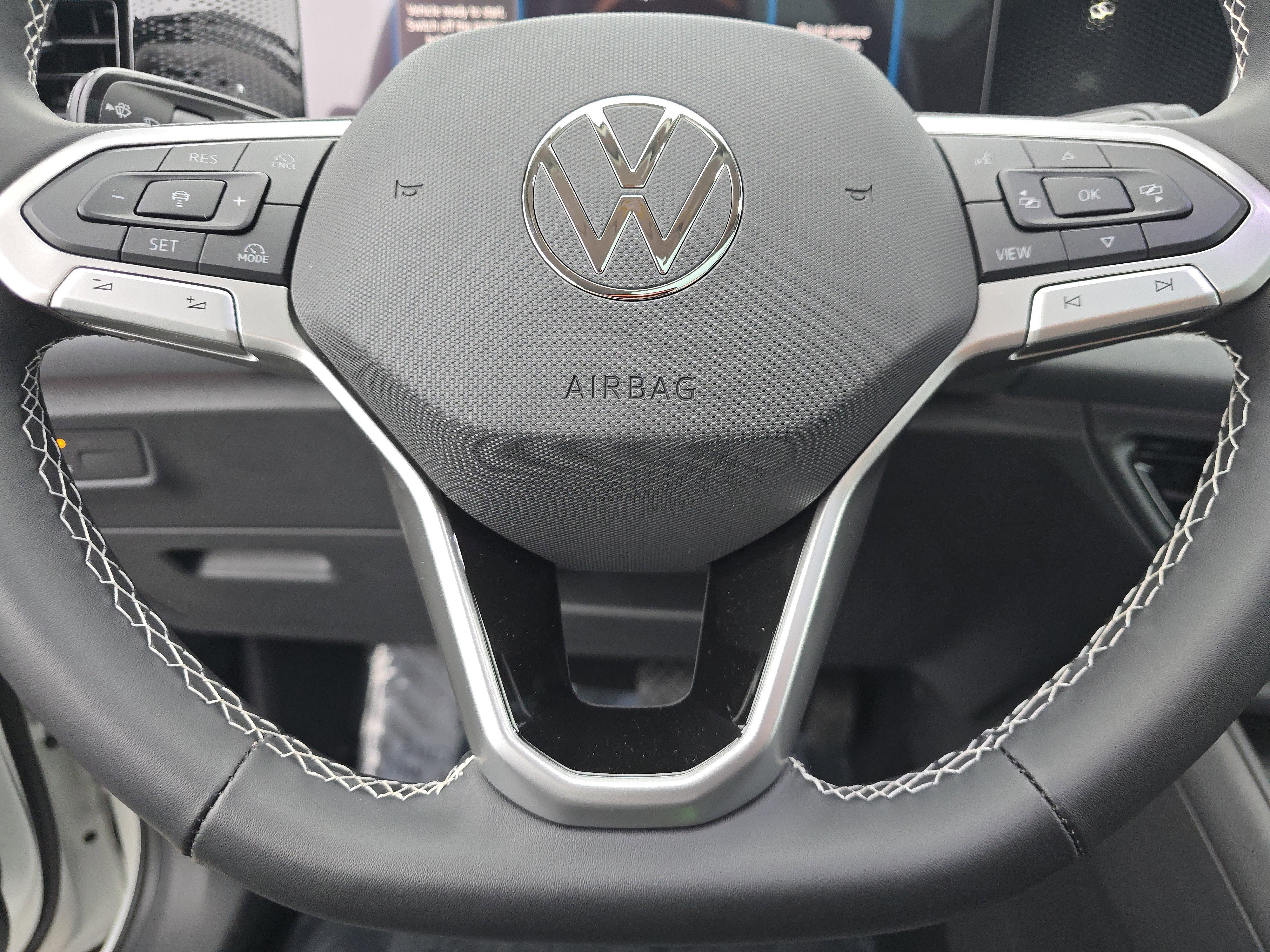 New 2025 Volkswagen Tiguan SE image 20