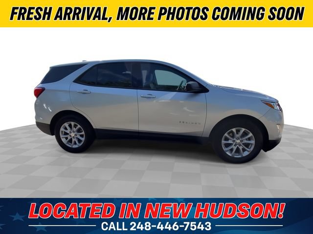 Used 2019 Chevrolet Equinox LS w/ LS Convenience Package FWD image 3