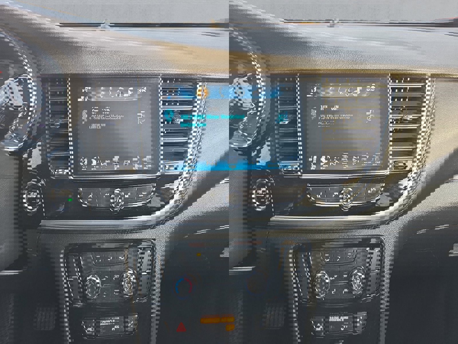 Used 2021 Buick Encore Preferred w/ Safety Package image 17