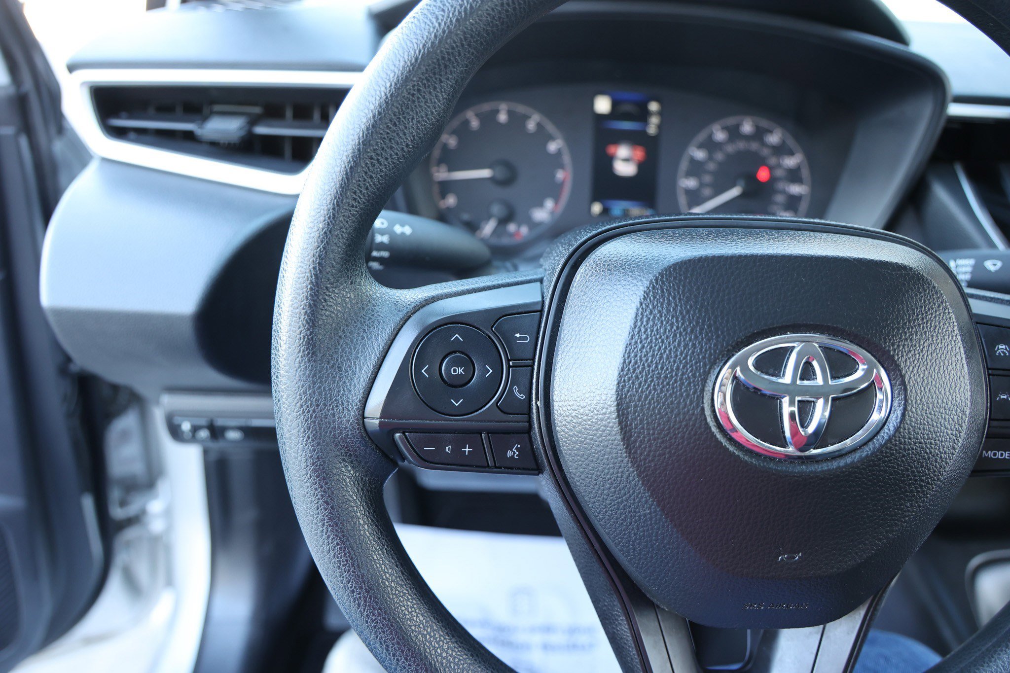 Certified 2025 Toyota Corolla LE image 17