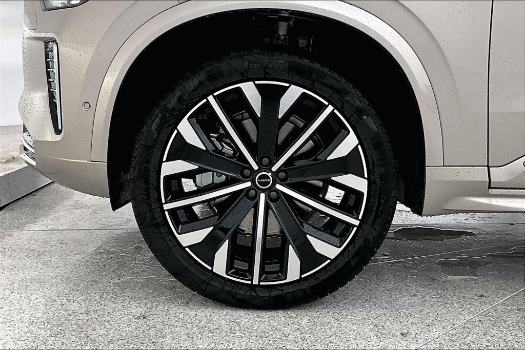 New 2026 Volvo XC90 B5 Plus AWD/4WD image 34