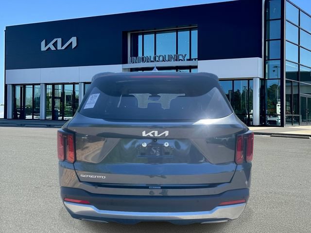 Certified 2024 Kia Sorento S FWD image 9