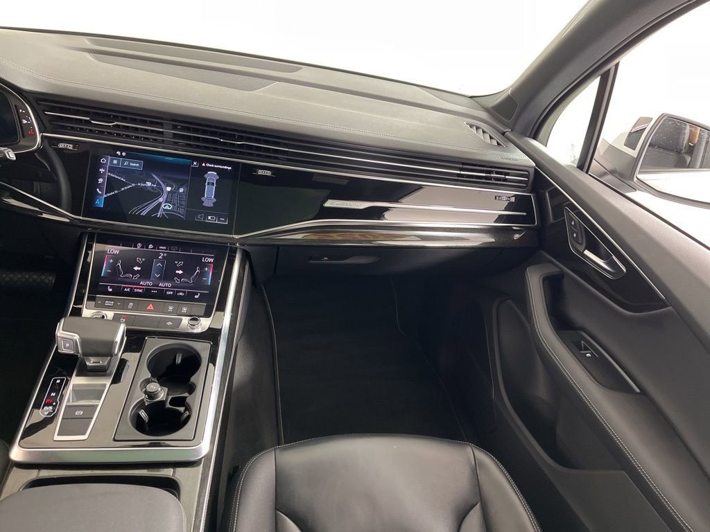 Used 2025 Audi Q7 3.0T Premium Plus image 23