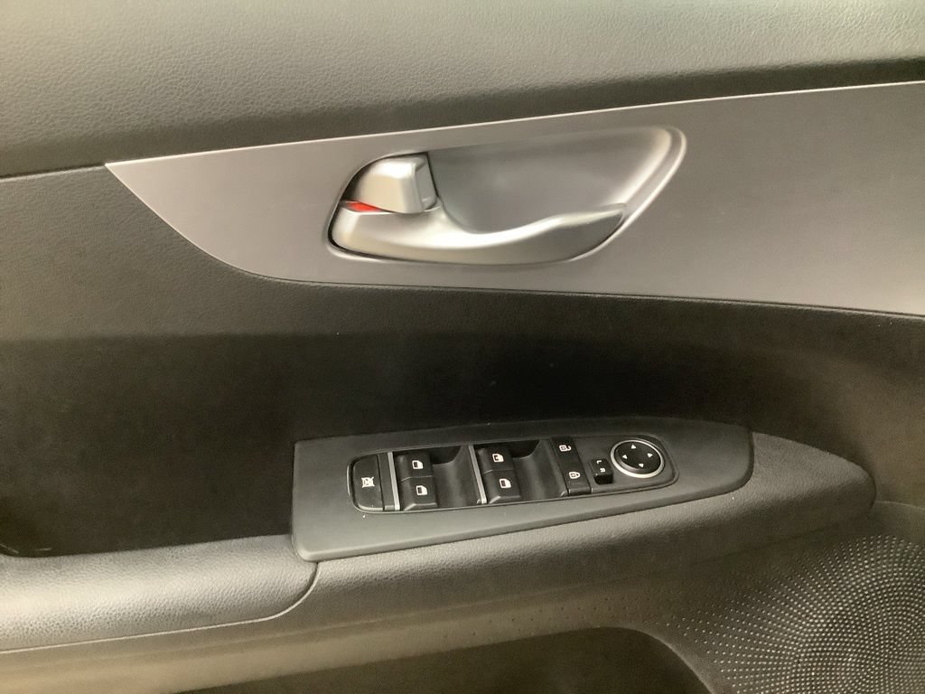 Certified 2023 Kia Forte LXS FWD image 17