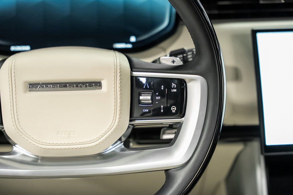 Used 2025 Land Rover Range Rover SE image 42