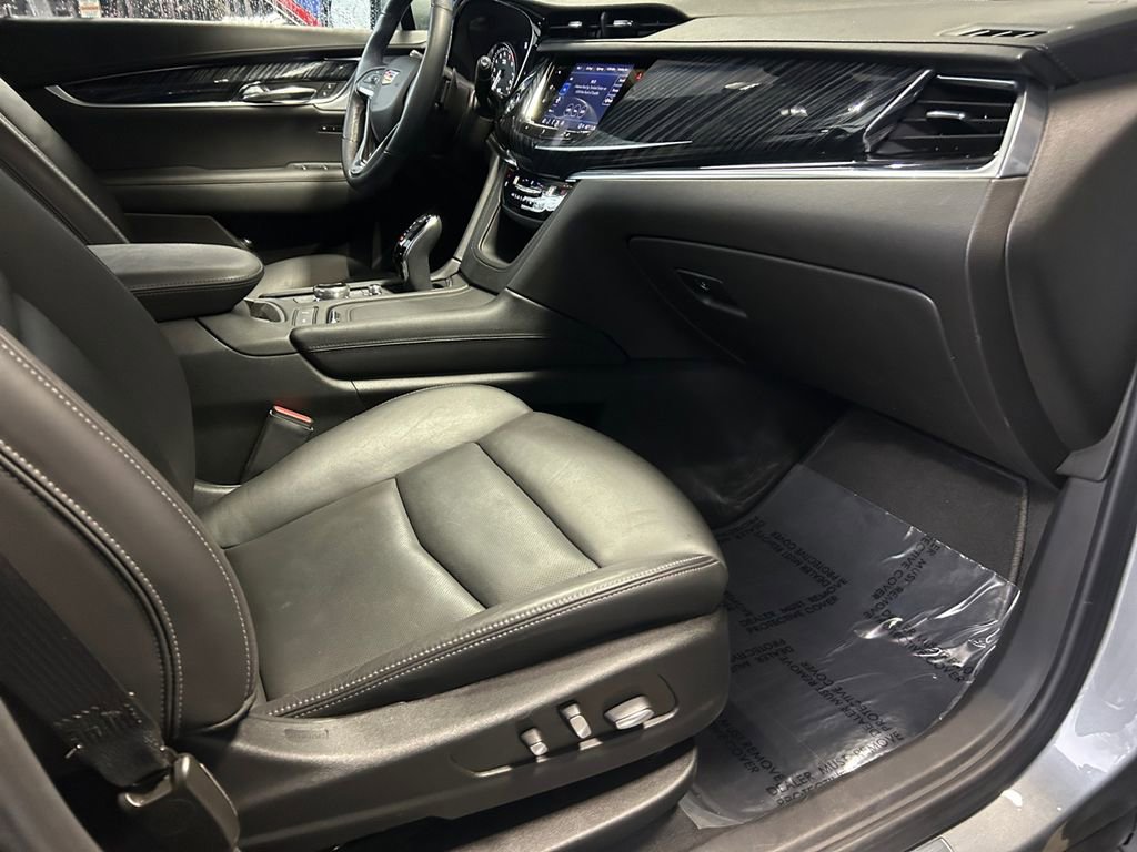 Used 2024 Cadillac XT6 Premium Luxury w/ Technology Package image 27