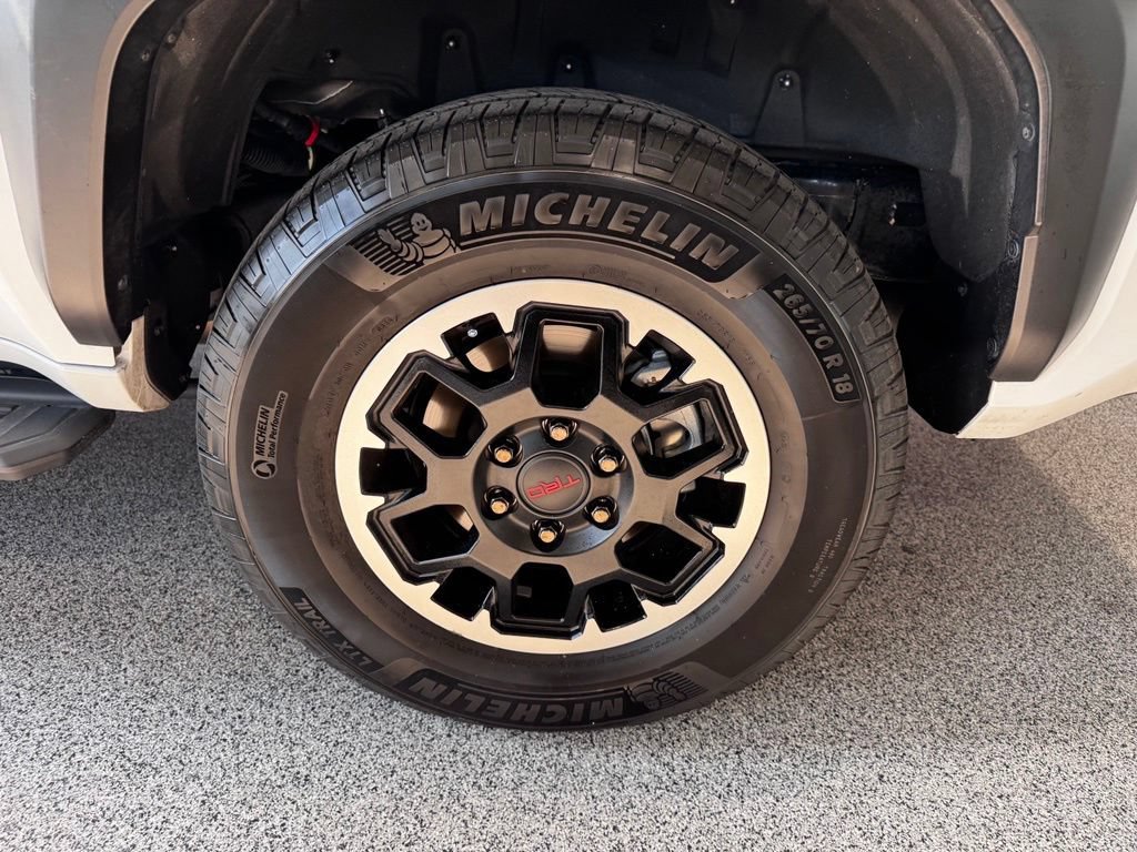 Certified 2025 Toyota 4Runner TRD Off-Road AWD/4WD image 17