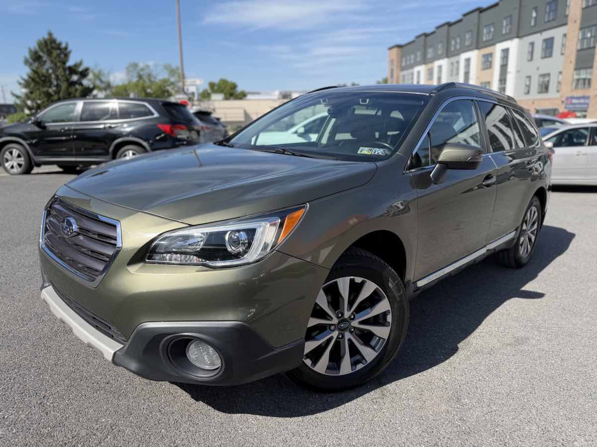 Used 2017 Subaru Outback 2.5i Touring w/ Popular Package #5A AWD/4WD image 3