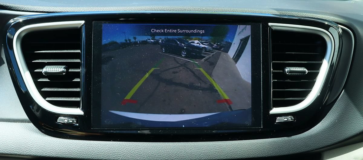 Used 2024 Chrysler Pacifica Touring-L FWD image 52