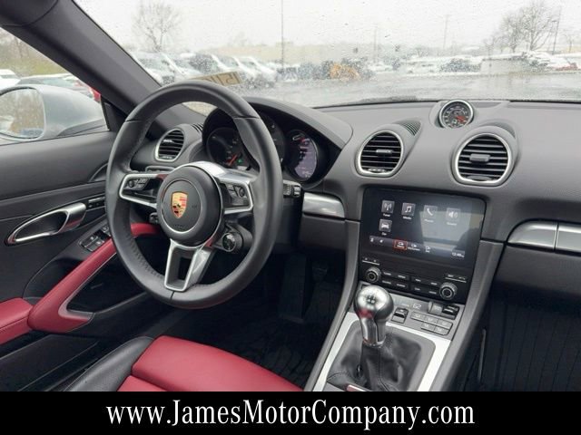 Used 2024 Porsche 718 Cayman w/ Premium Package image 15