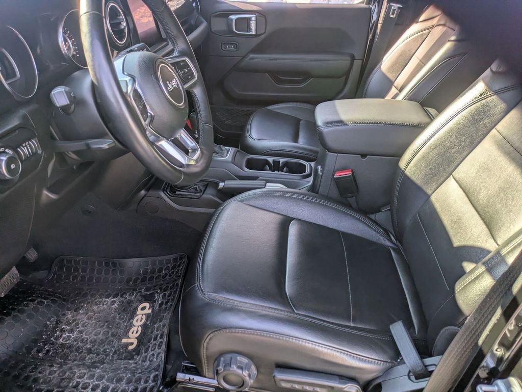 Used 2022 Jeep Wrangler Unlimited Sahara image 19