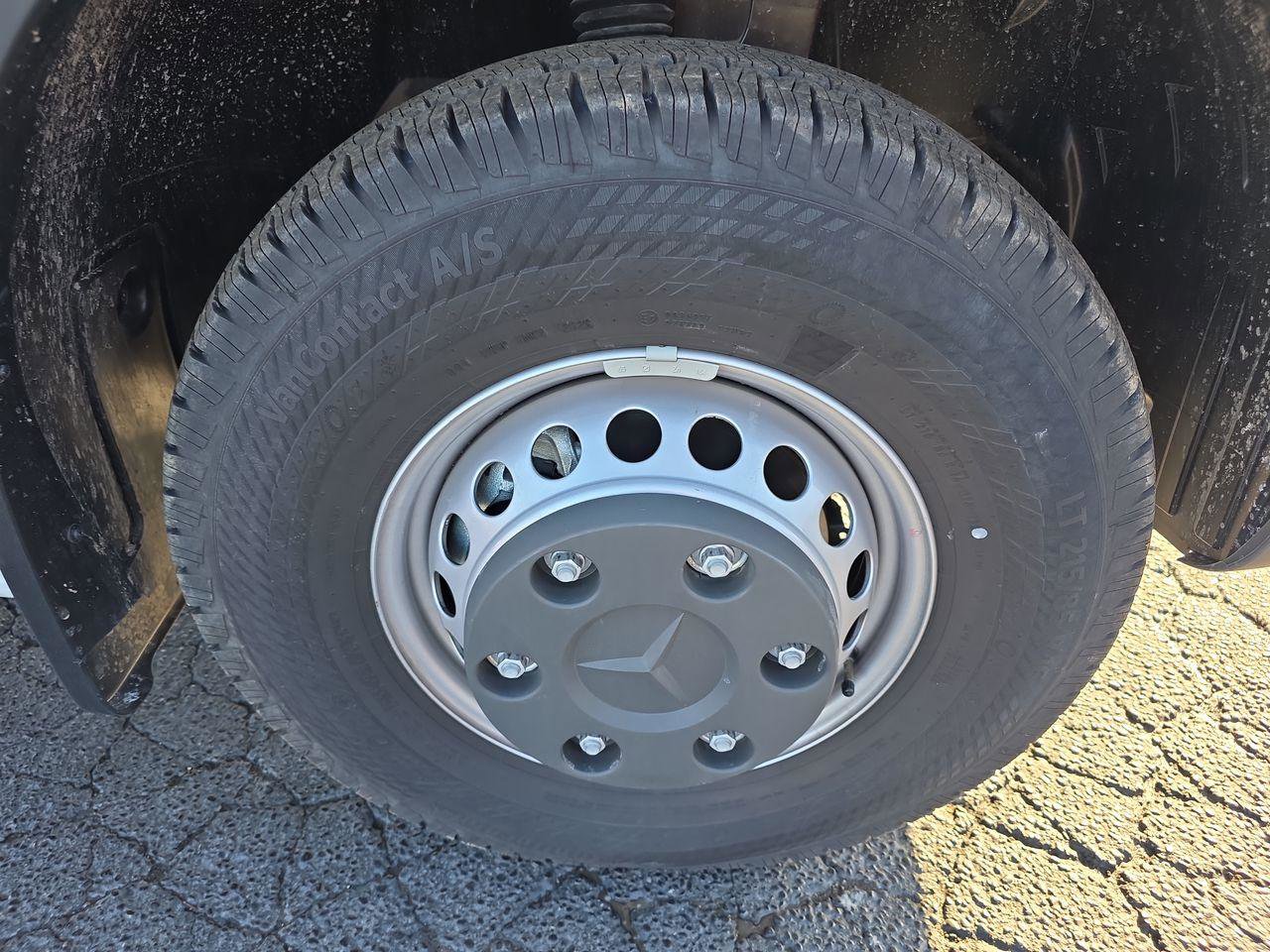 Used 2023 Mercedes-Benz Sprinter 4500 image 16