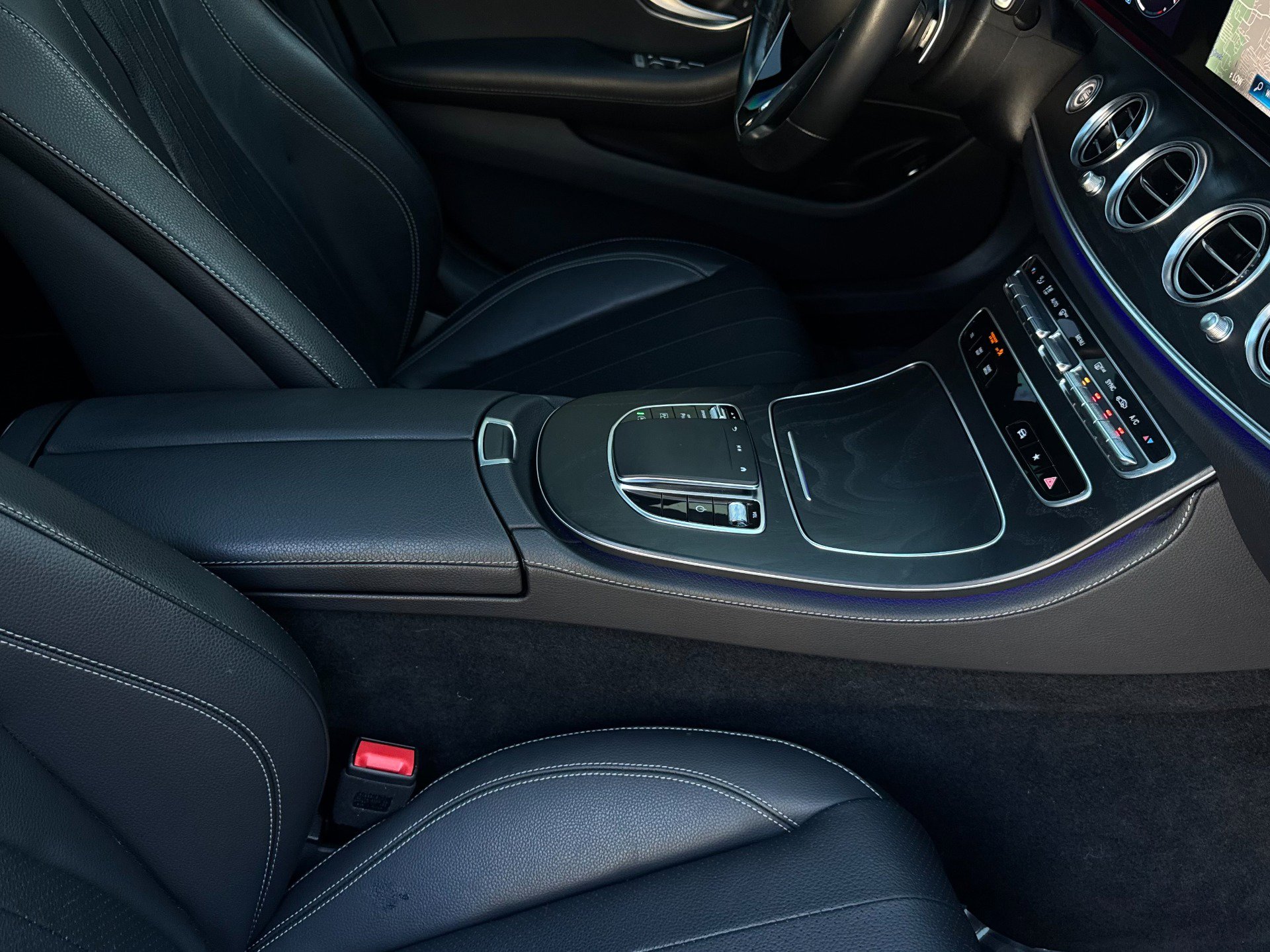 Used 2022 Mercedes-Benz E 350 Sedan image 23